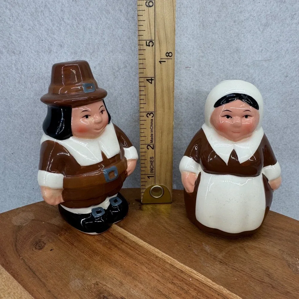 Vintage‎ Publix Pilgrim Man & Woman Ceramic Salt Pepper Shakers Set Thanksgiving